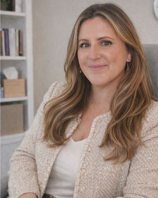 Photo of Suzanne Loftus, Marriage & Family Therapist, MA, LMFT-D, CCTP, CSTFP