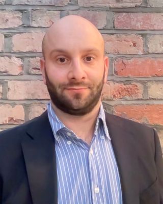 Photo of Daniel Sonabend, Psychotherapist, MA, UKCP Trainee