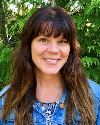 Photo of Jennifer McRae, MC, BEd, BA CYC, Counsellor in Parksville