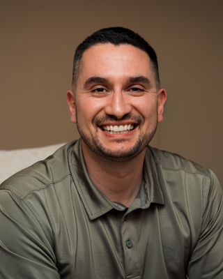 Photo of Raoul Valencia, Clinical Social Work/Therapist, LMSW