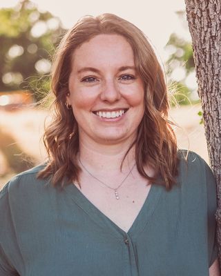 Photo of Emily Kaplan, Associate Marriage & Family Therapist, MA, AMFT