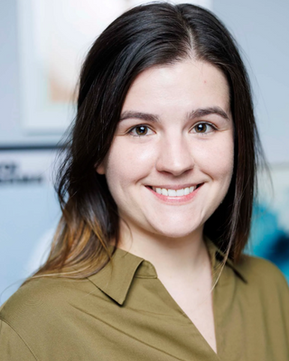 Photo of Ali Axon, Licensed Master Social Worker, LMSW