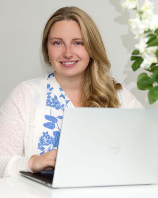 Photo of Shelby Doherty-Sirkovich, Registered Psychotherapist, HBSc, BA, MACP