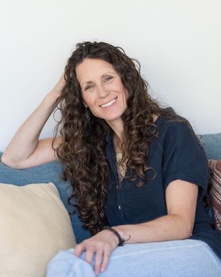 Photo of Lesley Lacny, Psychologist, MA, CPsych, RPsych, LPC