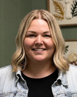 Photo of Jennifer Topiwala, Counsellor, CCC, MACP, BA, BSc