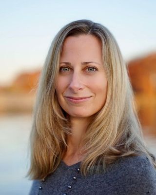 Photo of Nicole Hoffman, MHC-LP