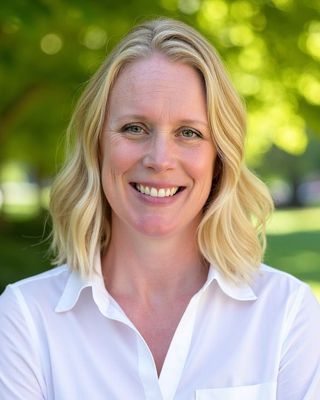 Photo of Liz Vicente, Clinical Social Work/Therapist, LICSW, MLADC