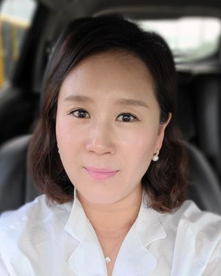 Photo of Lena Park, Registered Social Worker in Tiny, ON