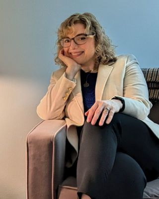 Photo of Karen Ren Oberhill, Licensed Professional Counselor, LPC, NCC, RMT, SRT