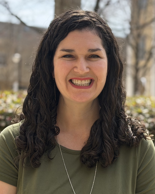 Photo of Lexi Kam, Clinical Social Work/Therapist, LCSW
