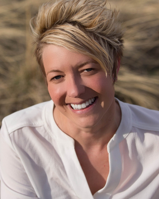 Photo of Kelly Bearer, Licensed Professional Counselor, MA, LPC, ACHT