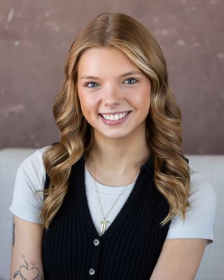 Photo of Mackenzie Oakley, Marriage & Family Therapist, MA, tLMFT