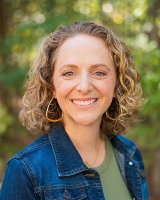 Photo of Erin Camp, Pre-Licensed Professional