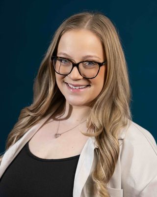 Photo of Liz McGuire, Registered Provisional Psychologist, MACP, BSc, BA