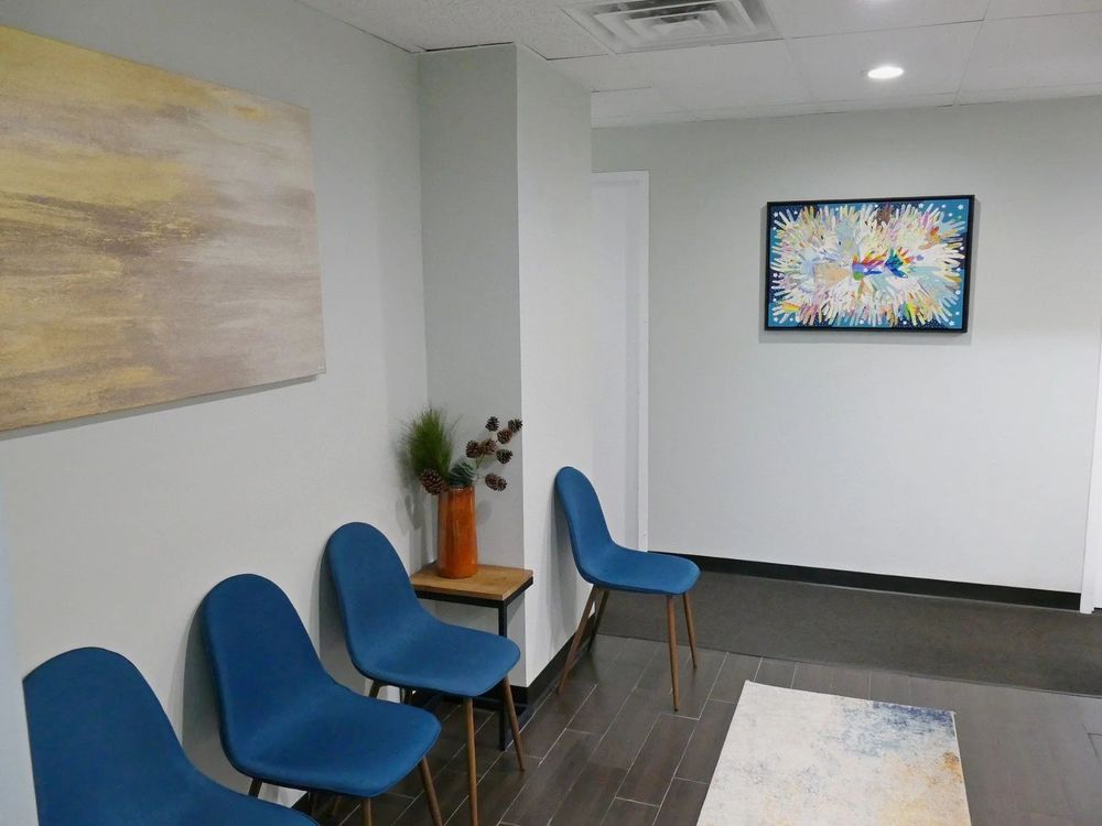 Waiting room of our Northwest/Sauganash office Photo