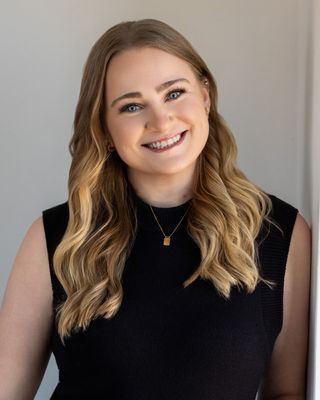 Photo of Lauren Beer, Marriage & Family Therapist Associate, MA, t-LMFT