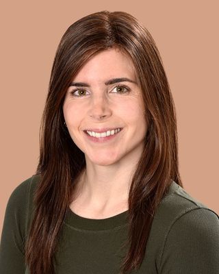 Photo of Jen Di Leonardo, Registered Psychotherapist, MACP, RP