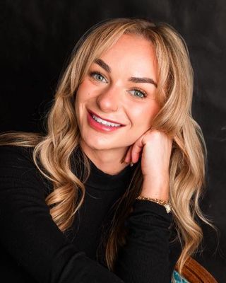 Photo of Elizabeth Neukirch, Provisional Mental Health Practitioner, PLMHP