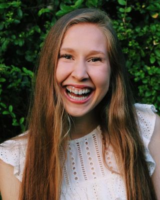 Photo of Kelly Steichen, Pre-Licensed Professional