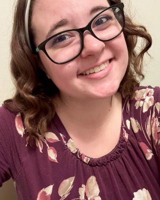 Photo of Victoria Saam, Clinical Social Work/Therapist, LMSW