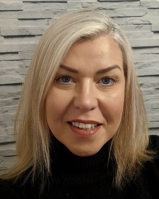 Photo of Shonda Macnab, Counsellor, MBACP