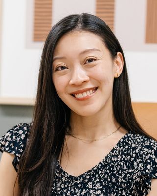 Photo of Jeanie Zhener Lo, Associate Professional Clinical Counselor, APCC