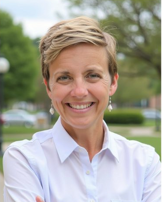 Photo of Rebecca Toth, Clinical Social Work/Therapist, LMSW