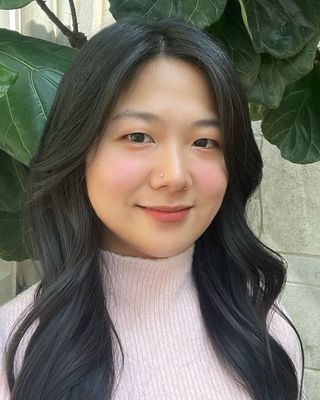 Photo of Yiyu Cheng, Pre-Licensed Professional in Chicago, IL