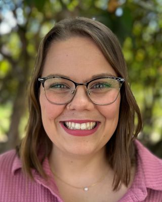 Photo of Victoria Harvey, Counsellor, MACP, RCC