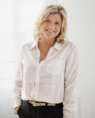 Photo of Jenn Stone, Registered Psychotherapist, RP, MA