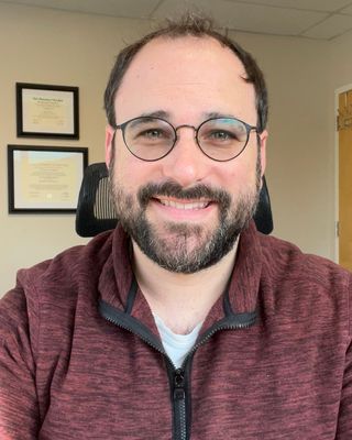 Photo of Ari Daniels, Psychiatric Nurse Practitioner, PMHNP