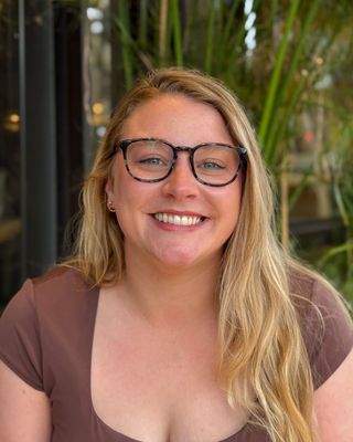 Photo of Ashlee Hollinger, Counsellor, LCT, CCC, DVATI, MACP