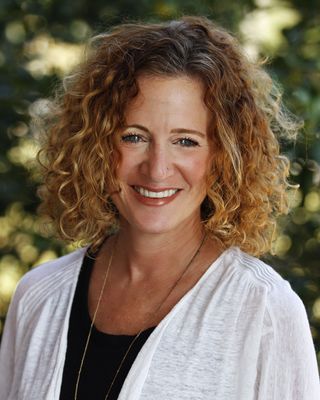 Photo of Jennifer McCombs-Thompson, Clinical Social Work/Therapist, MSW, LICSW