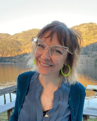 Photo of Gwen Thomas, CH