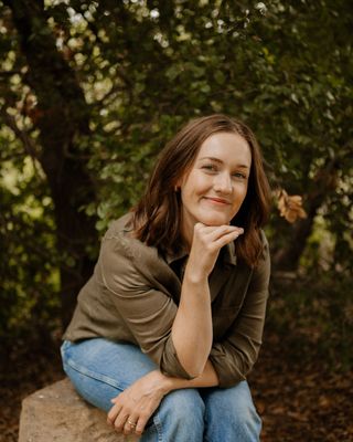 Photo of Haylie O'Hanlon - Root & Bloom Therapy - Perinatal Anxiety in CA, Clinical Social Work/Therapist, LCSW, PMH-C