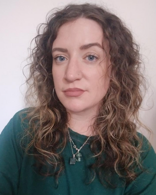Photo of Georgia Robinson, Counsellor, MSc, MBACP Accred