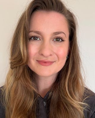 Photo of Gemma Dixon, Psychotherapist, MSc, MBABCP