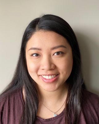 Photo of Helen Yu, Registered Social Worker, RSW