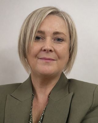 Photo of Lisa Curran, Psychotherapist, MBACP