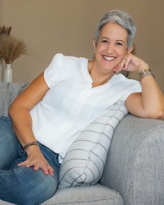 Photo of Amanda McBee, Marriage & Family Therapist Associate, AMFT, MA