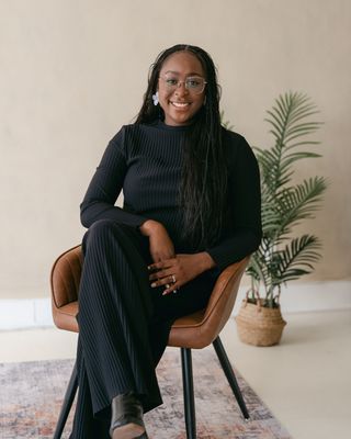 Photo of Tolulola Taiwo-Hanna, Registered Social Worker, MSW, RSW