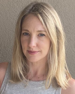 Photo of Rachel Murray, Psychotherapist, MA, MIAHIP