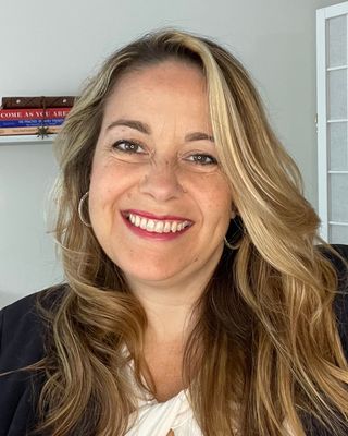 Photo of Michella Aken - Michella Aken, Couples Therapist, Pre-Licensed Professional, MFT
