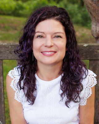 Photo of Jenn Giovinazzi, Clinical Social Work/Therapist, MSW, LCSW, RYT