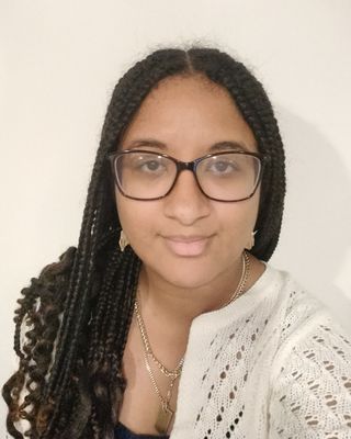 Photo of Dr Nicole Samuel, Psychologist, PsychD, HCPC - Clin. Psych.