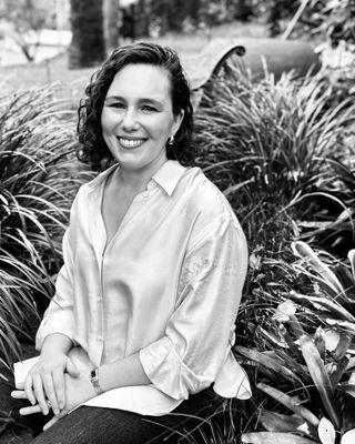 Photo of Dr Lauren Roche, Psychologist, PsychD, Australian Association of Psychologists - Member