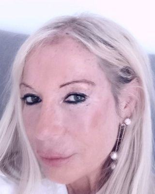 Photo of Nicola Ann Diamond, Psychotherapist, PhD, BPC