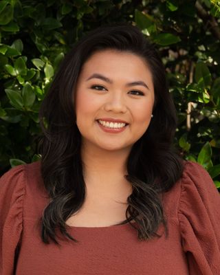 Photo of Vicki Phan, Marriage & Family Therapist, LMFT