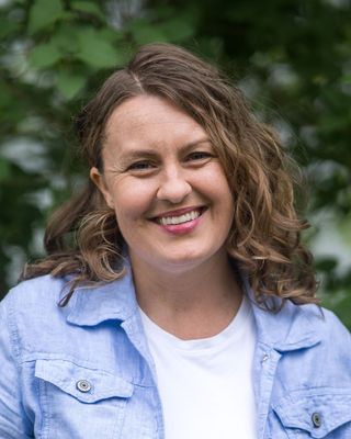 Photo of Lindsey Bates, Pre-Licensed Professional, CMHC