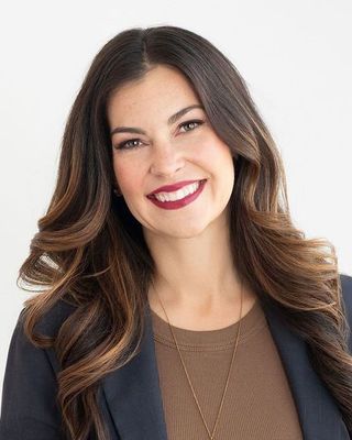 Photo of Stefani Reinold, Psychiatrist, MD, MPH